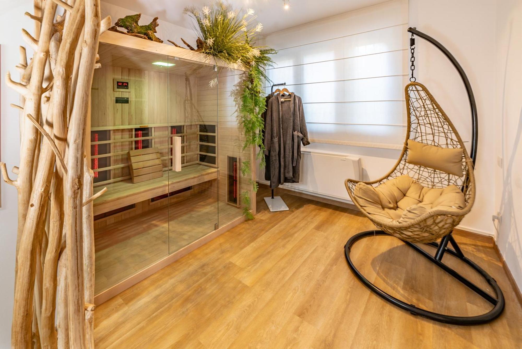 Luxe & Central Haven - Jacuzzi, Sauna, Steam, Private Parking Комо Экстерьер фото